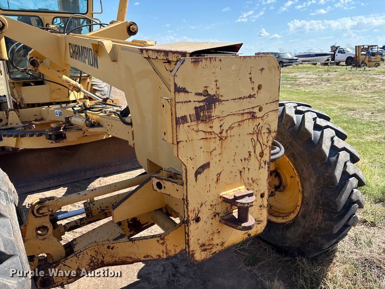 image for item IE9226 1990 Champion 720 A motor grader