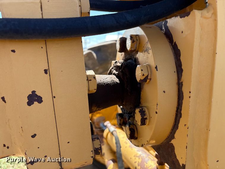 image for item IE9226 1990 Champion 720 A motor grader