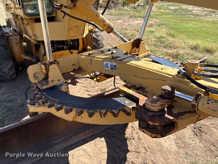 image for item IE9226 1990 Champion 720 A motor grader