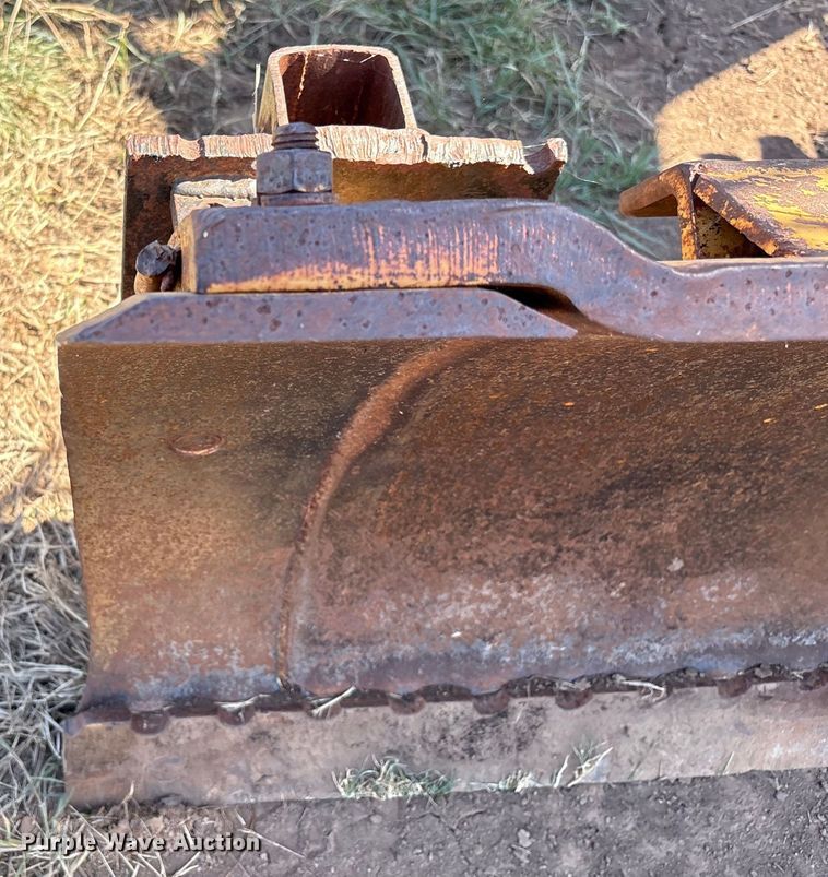 image for item IE9226 1990 Champion 720 A motor grader