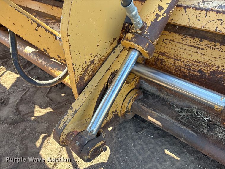 image for item IE9226 1990 Champion 720 A motor grader