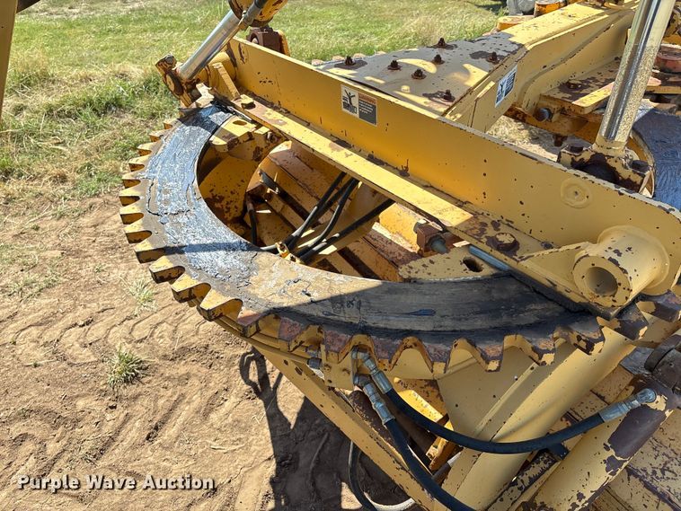 image for item IE9226 1990 Champion 720 A motor grader