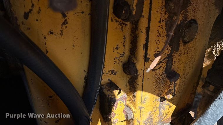 image for item IE9226 1990 Champion 720 A motor grader