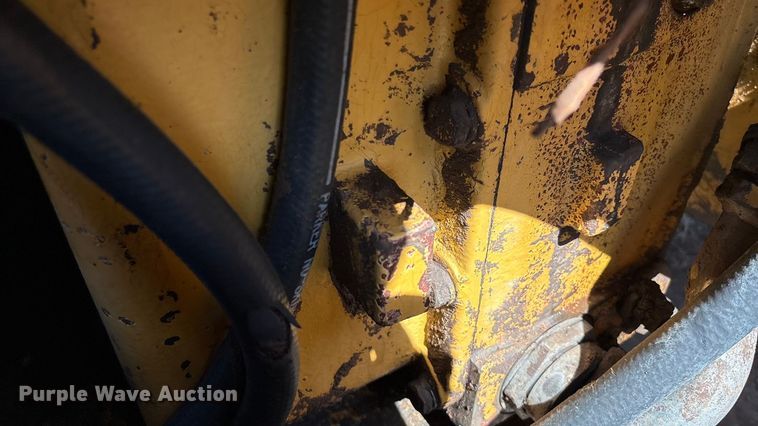 image for item IE9226 1990 Champion 720 A motor grader