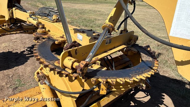 image for item IE9226 1990 Champion 720 A motor grader