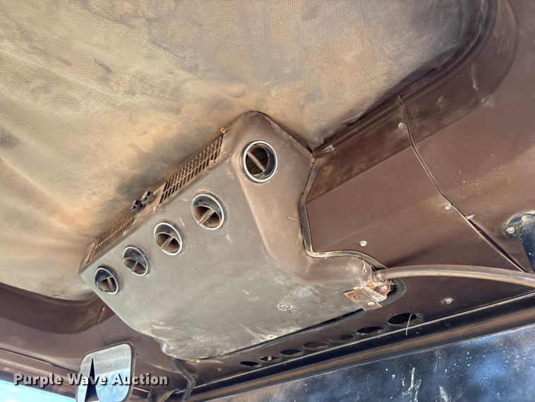 image for item IE9226 1990 Champion 720 A motor grader