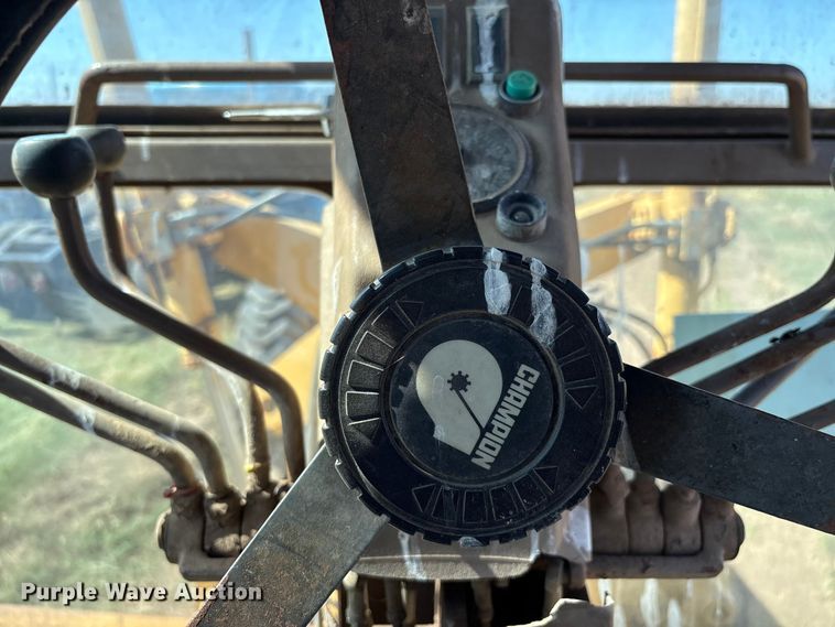 image for item IE9226 1990 Champion 720 A motor grader