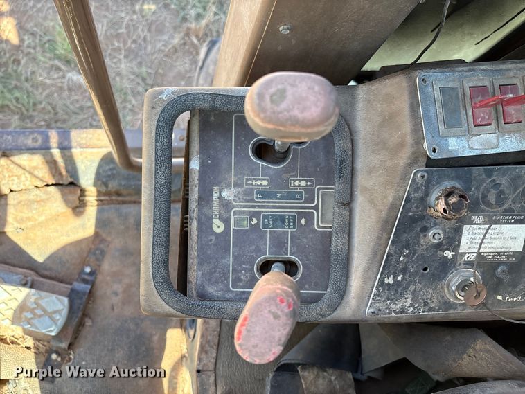 image for item IE9226 1990 Champion 720 A motor grader