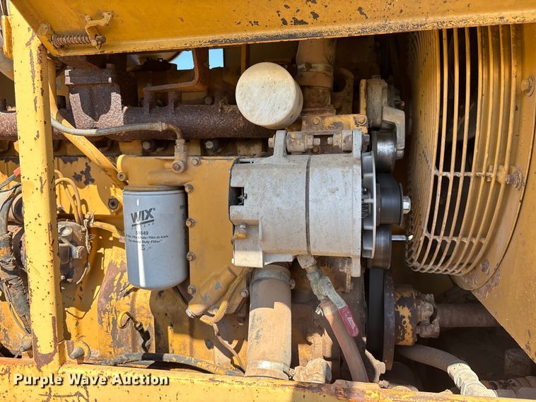 image for item IE9226 1990 Champion 720 A motor grader