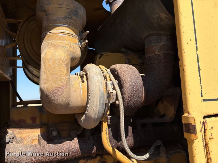 image for item IE9226 1990 Champion 720 A motor grader