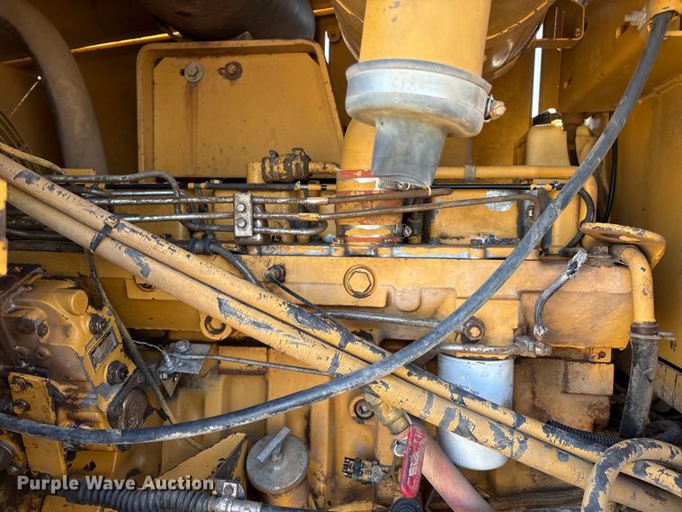 image for item IE9226 1990 Champion 720 A motor grader