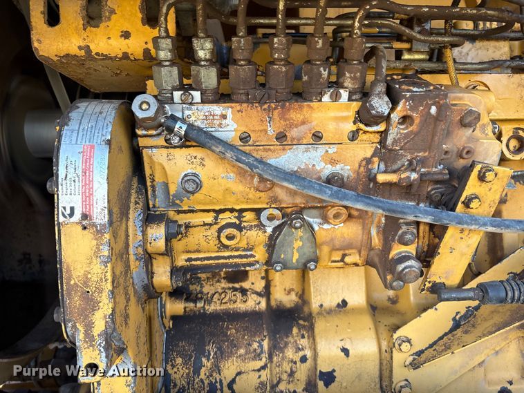 image for item IE9226 1990 Champion 720 A motor grader