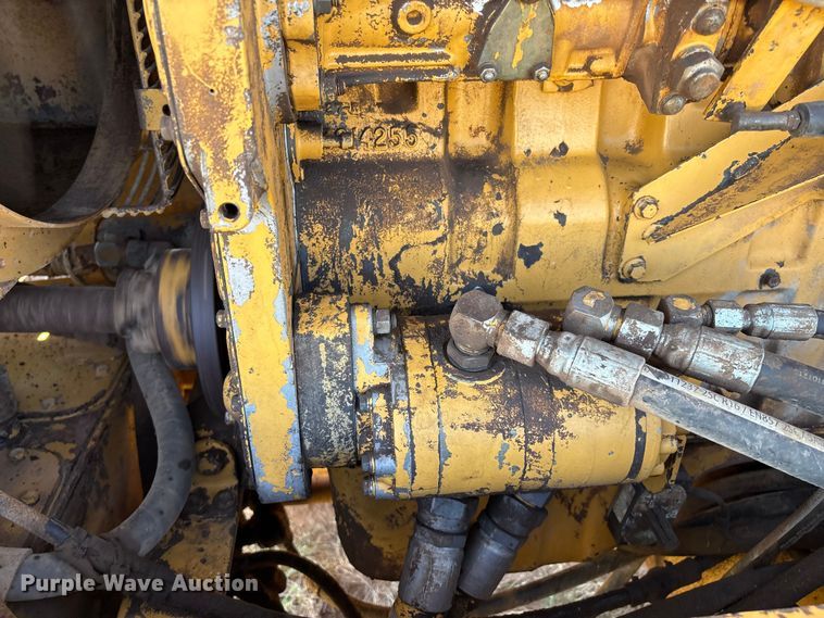 image for item IE9226 1990 Champion 720 A motor grader