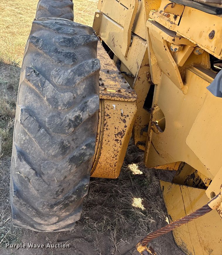 image for item IE9226 1990 Champion 720 A motor grader