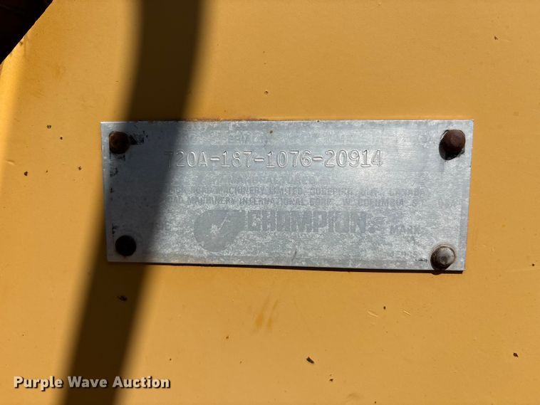 image for item IE9226 1990 Champion 720 A motor grader