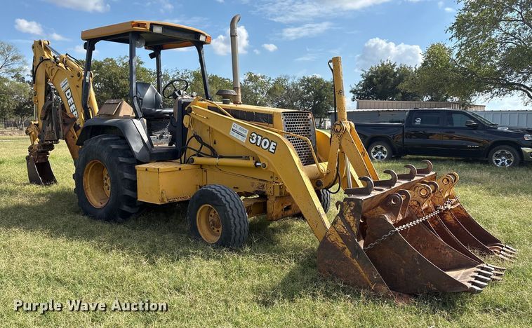 image for item IE9237 1998 John Deere 310E backhoe