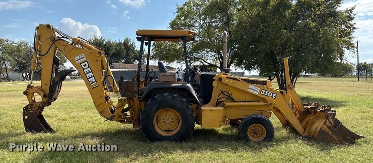 image for item IE9237 1998 John Deere 310E backhoe