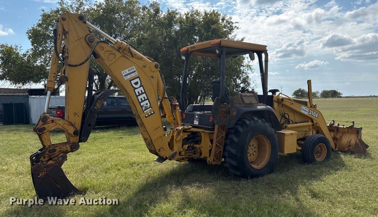 image for item IE9237 1998 John Deere 310E backhoe