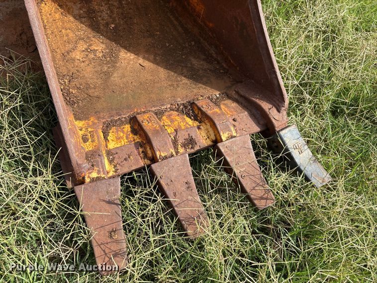 image for item IE9237 1998 John Deere 310E backhoe