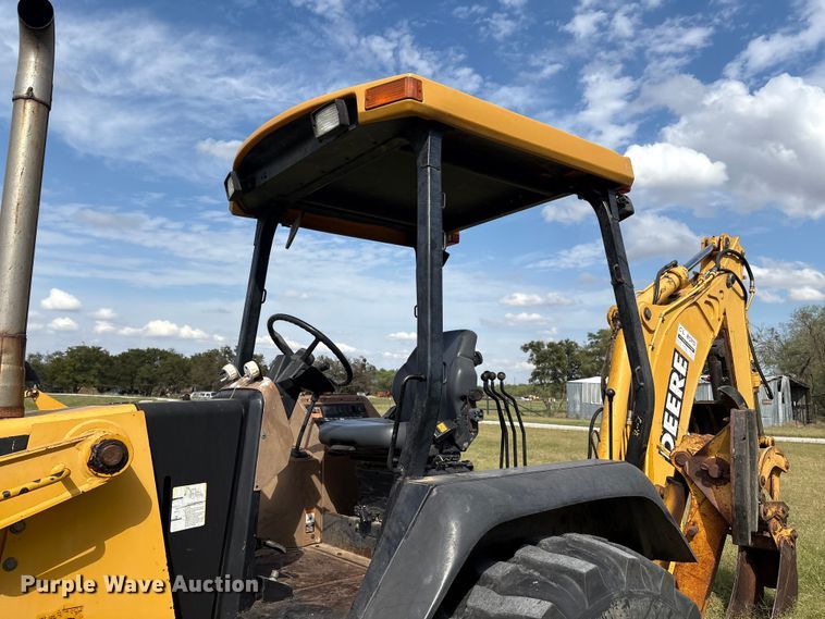 image for item IE9237 1998 John Deere 310E backhoe