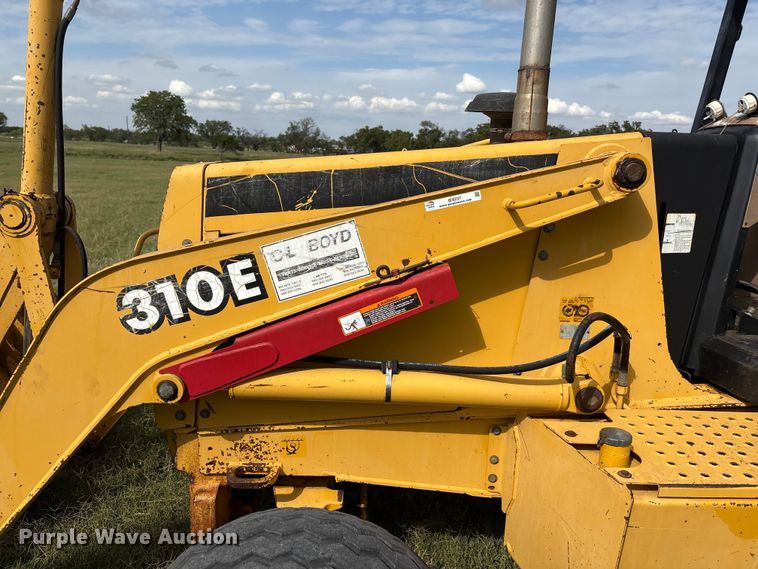 image for item IE9237 1998 John Deere 310E backhoe