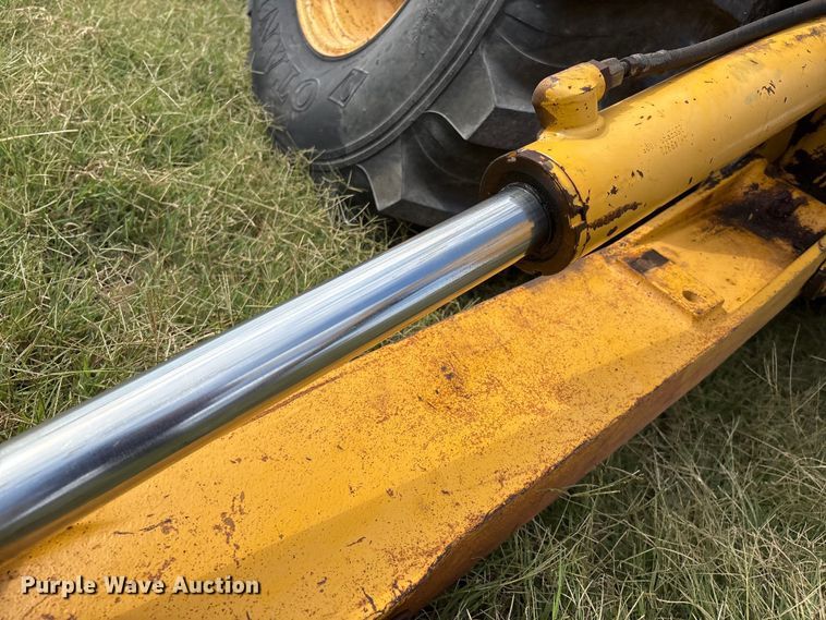 image for item IE9237 1998 John Deere 310E backhoe