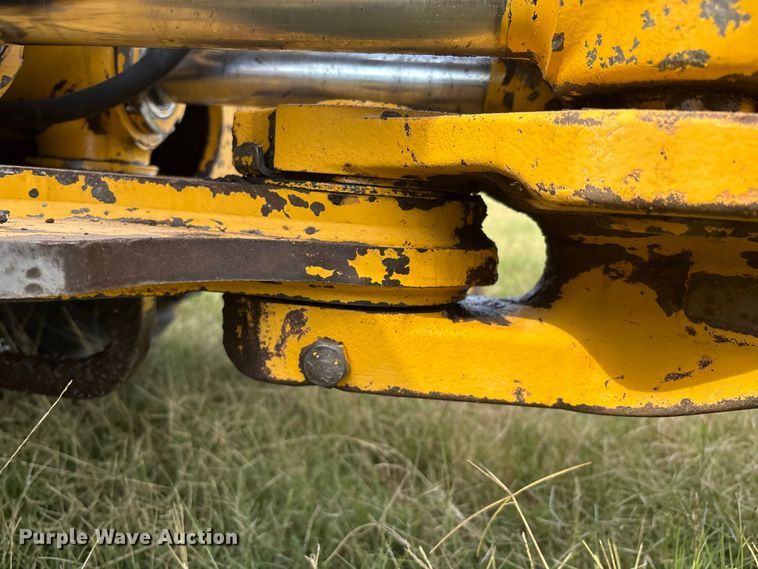 image for item IE9237 1998 John Deere 310E backhoe