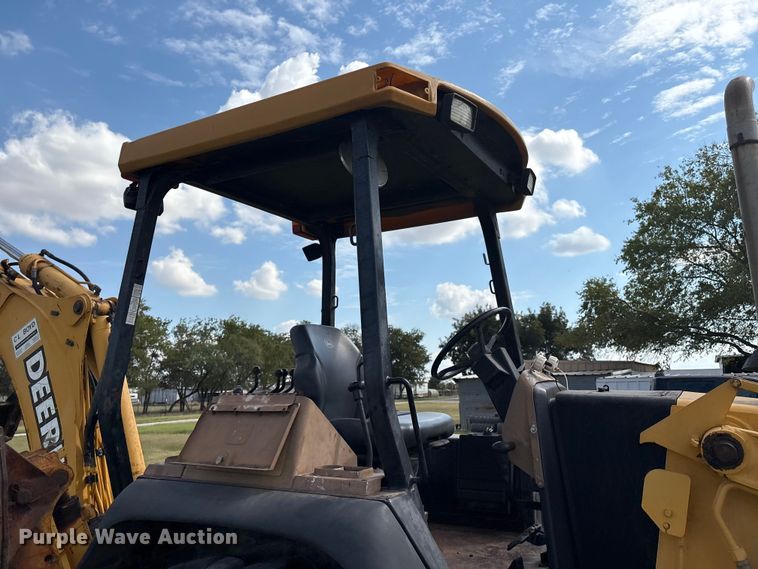 image for item IE9237 1998 John Deere 310E backhoe