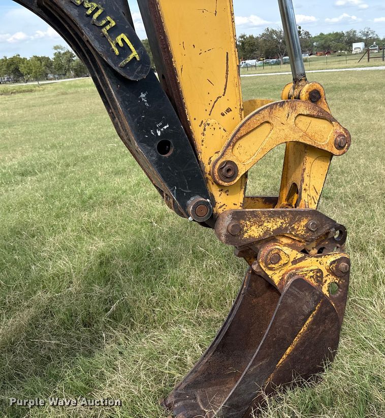 image for item IE9237 1998 John Deere 310E backhoe