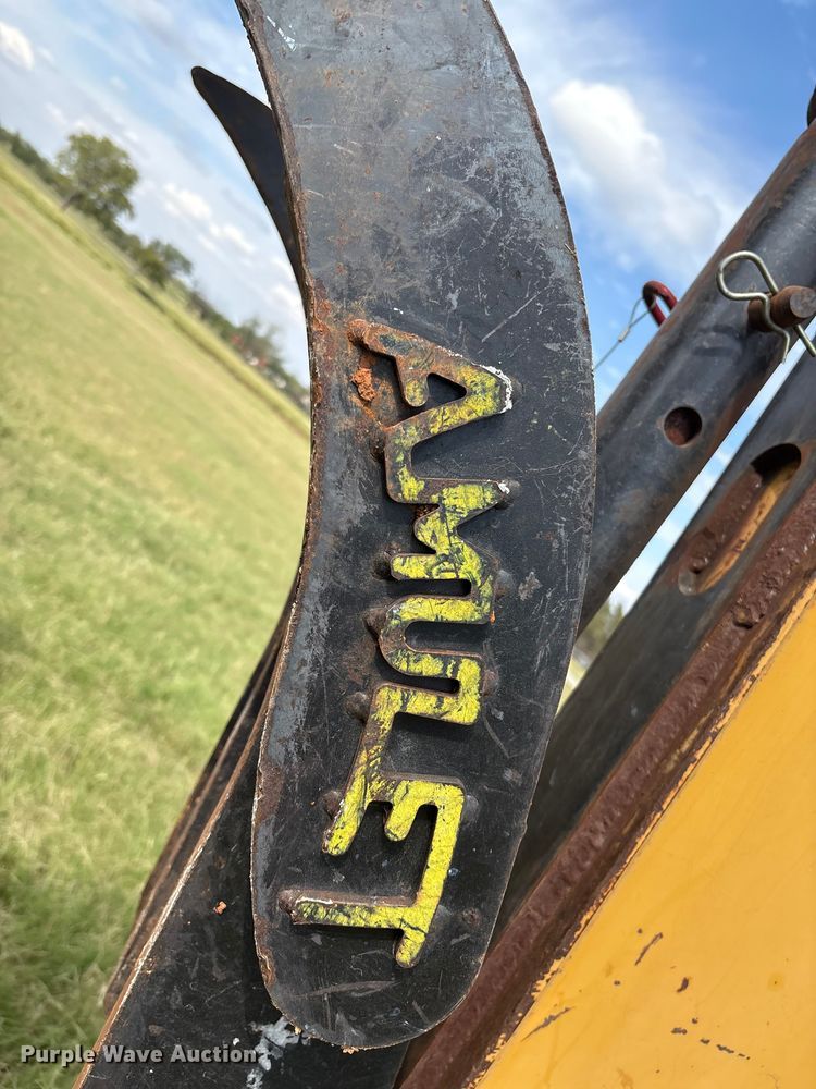 image for item IE9237 1998 John Deere 310E backhoe