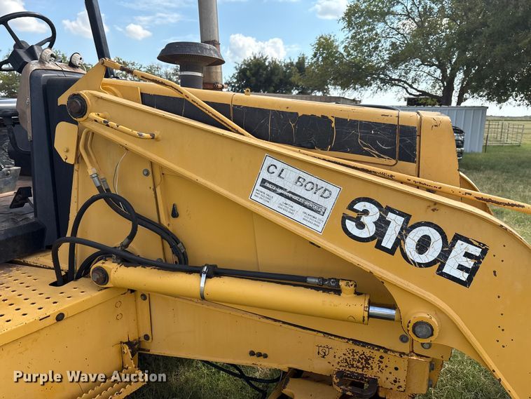 image for item IE9237 1998 John Deere 310E backhoe