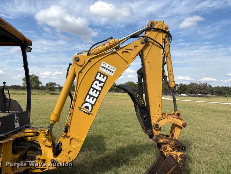 image for item IE9237 1998 John Deere 310E backhoe