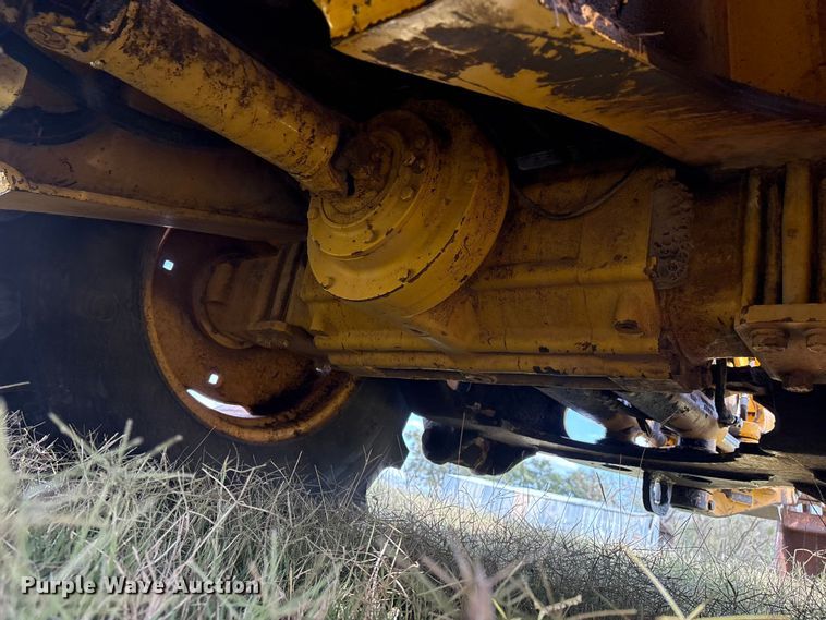 image for item IE9237 1998 John Deere 310E backhoe