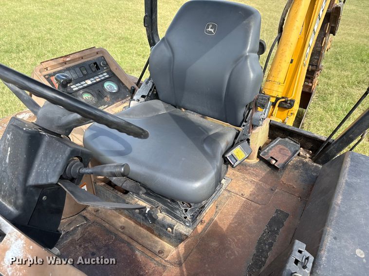 image for item IE9237 1998 John Deere 310E backhoe