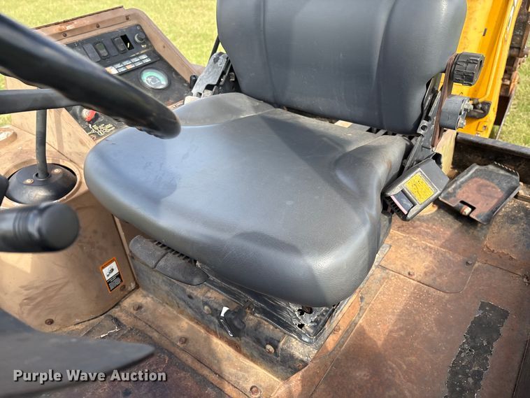 image for item IE9237 1998 John Deere 310E backhoe