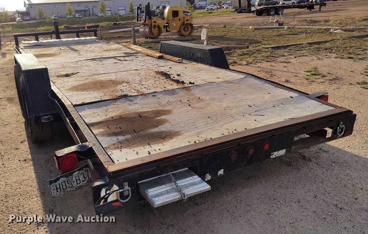 image for item IP9676 1998 Texas Bragg equipment trailer