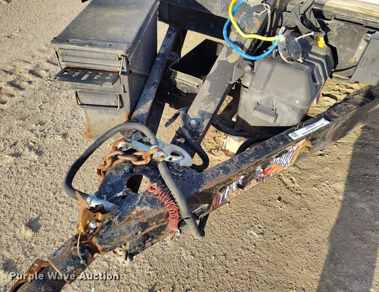 image for item IP9676 1998 Texas Bragg equipment trailer