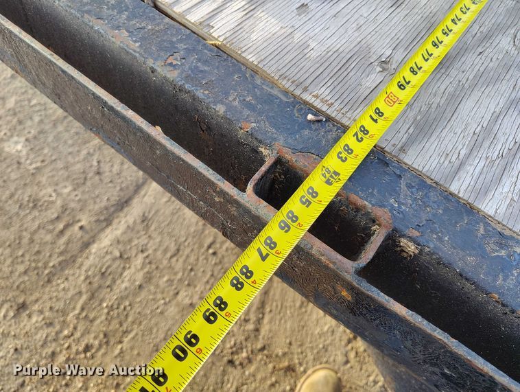 image for item IP9676 1998 Texas Bragg equipment trailer