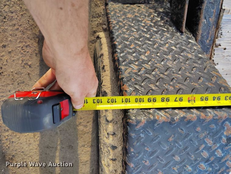 image for item IP9676 1998 Texas Bragg equipment trailer