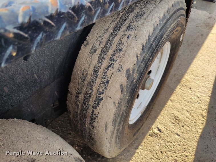 image for item IP9676 1998 Texas Bragg equipment trailer