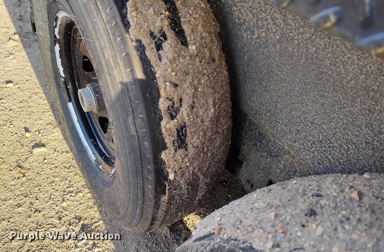 image for item IP9676 1998 Texas Bragg equipment trailer