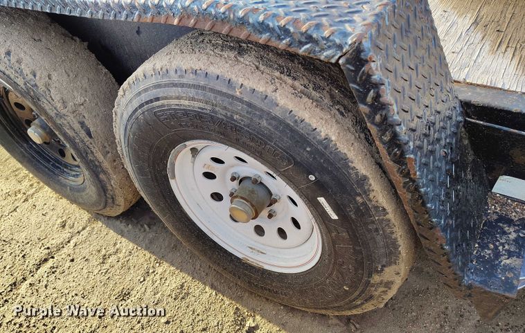 image for item IP9676 1998 Texas Bragg equipment trailer