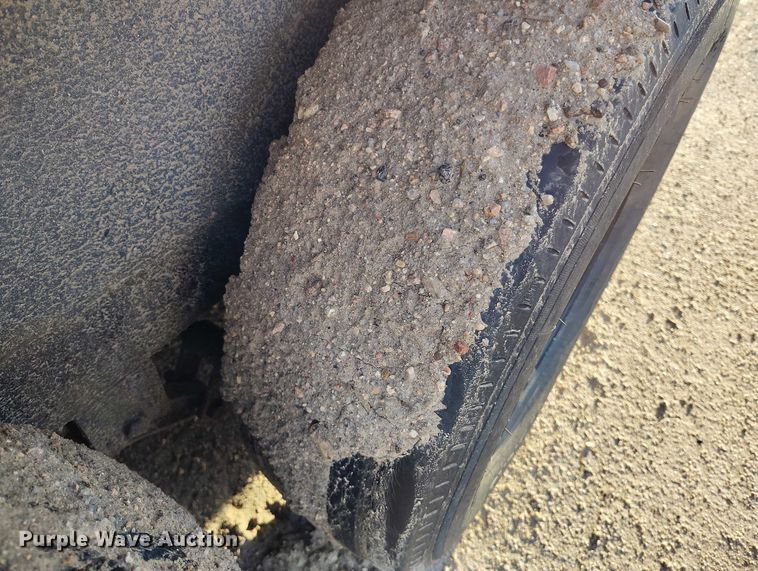 image for item IP9676 1998 Texas Bragg equipment trailer