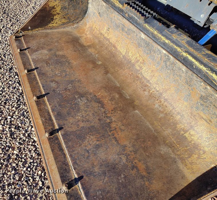 image for item IP9711 2017 John Deere 320E skid steer loader