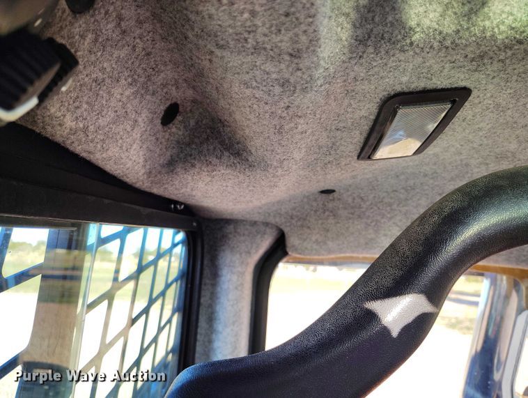 image for item IP9711 2017 John Deere 320E skid steer loader