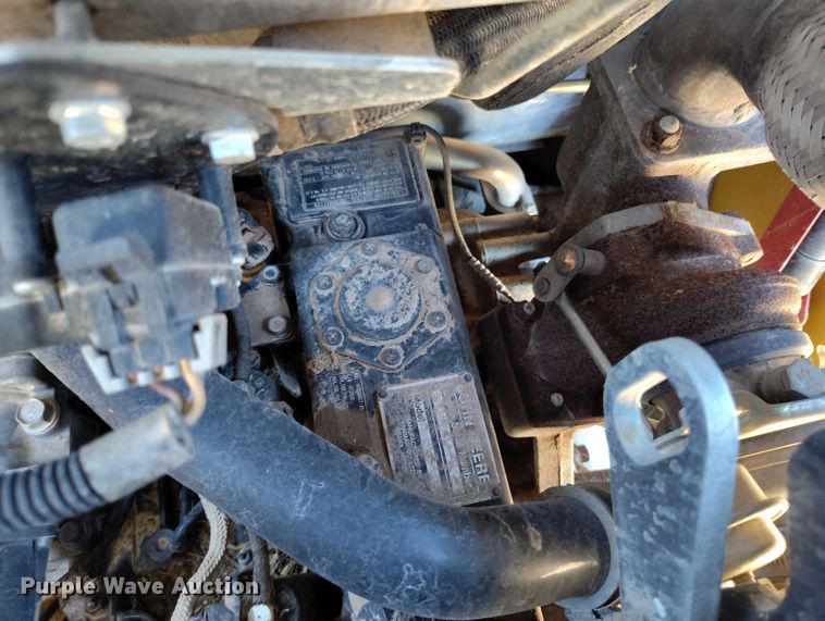 image for item IP9711 2017 John Deere 320E skid steer loader