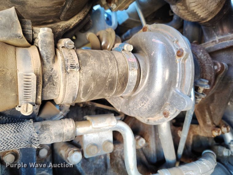 image for item IP9711 2017 John Deere 320E skid steer loader