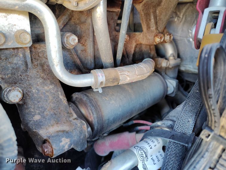 image for item IP9711 2017 John Deere 320E skid steer loader