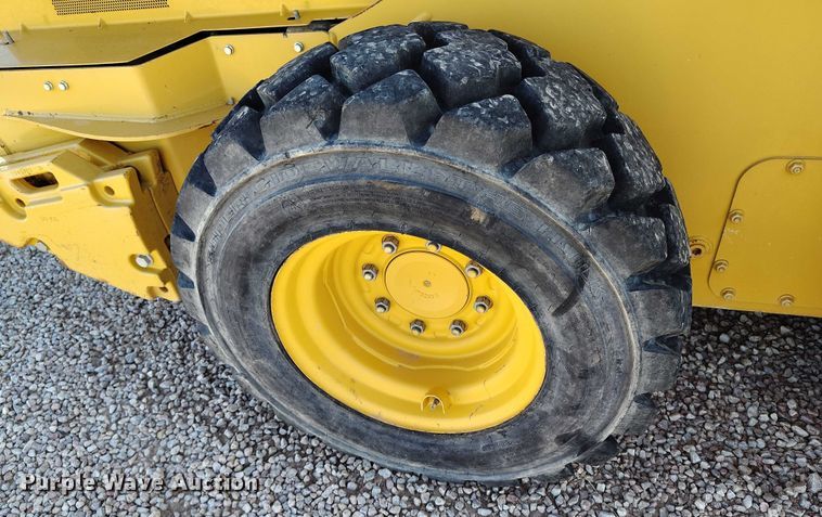 image for item IP9711 2017 John Deere 320E skid steer loader