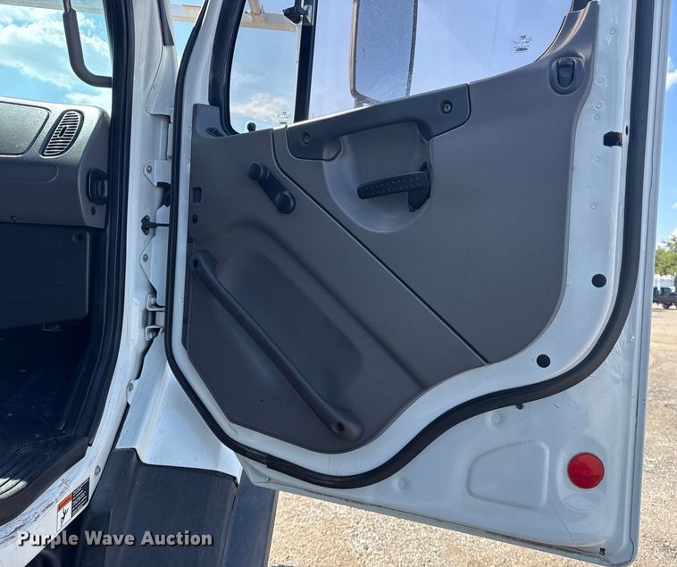 image for item NU9685 2013 Freightliner 108SD Crew Cab crane truck